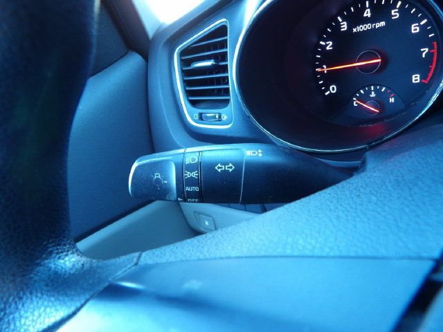 Used 2016 Kia Sedona LX w/ Option Group 020 FWD image 21
