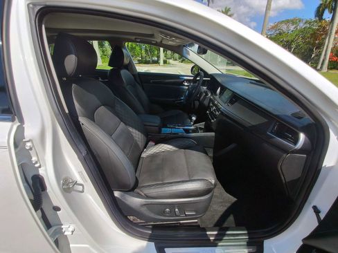 Used 2019 Kia Cadenza Limited FWD image 43