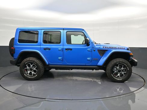 Used 2022 Jeep Wrangler Unlimited Rubicon w/ LED Lighting Group AWD/4WD image 4