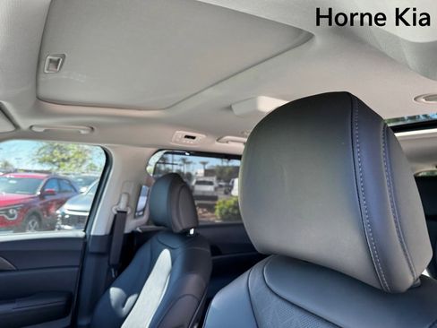 New 2026 Kia Carnival SX w/ SX Dark Edition Package image 17