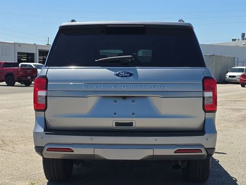 Used 2024 Ford Expedition XLT image 4