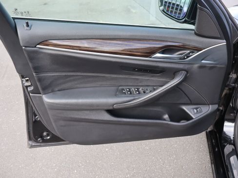 Used 2020 BMW 530i w/ Convenience Package RWD image 15