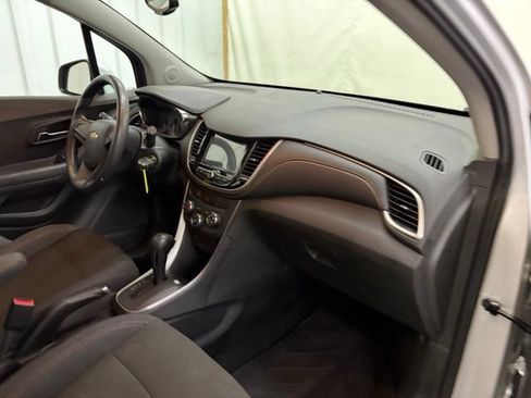 Used 2017 Chevrolet Trax LS FWD image 19