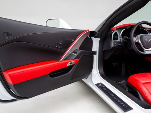 Used 2018 Chevrolet Corvette Stingray Coupe w/ 2LT Preferred Equipment Group image 23