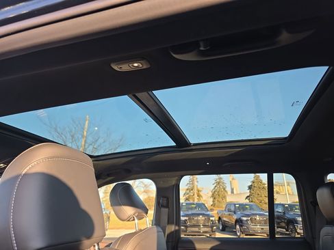 New 2026 Jeep Grand Cherokee Limited AWD/4WD image 10