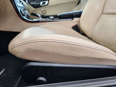 Certified 2016 Mercedes-Benz SLK 300 image 25