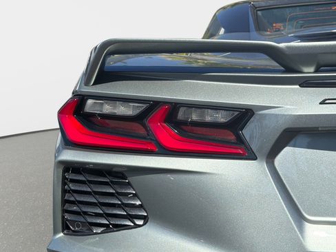 Used 2023 Chevrolet Corvette Stingray Premium Conv w/ Z51 Performance Package RWD image 16