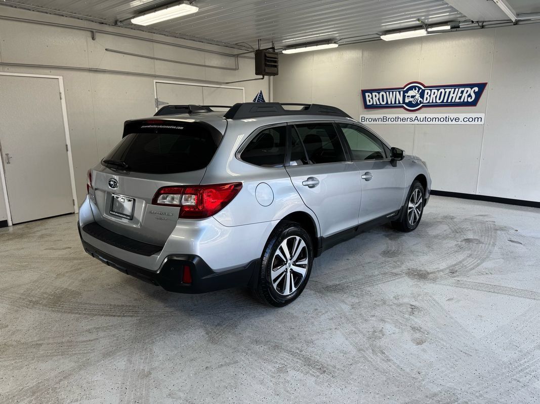 Used 2018 Subaru Outback 3.6R Limited AWD/4WD image 9