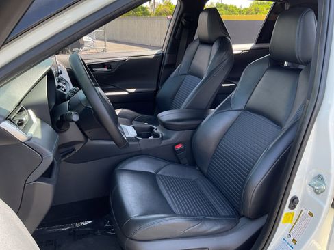 Used 2020 Toyota RAV4 XSE w/ XSE Grade Weather Package AWD/4WD image 18