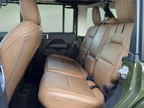 Used 2022 Jeep Wrangler Unlimited Sahara w/ Cold Weather Group AWD/4WD image 14