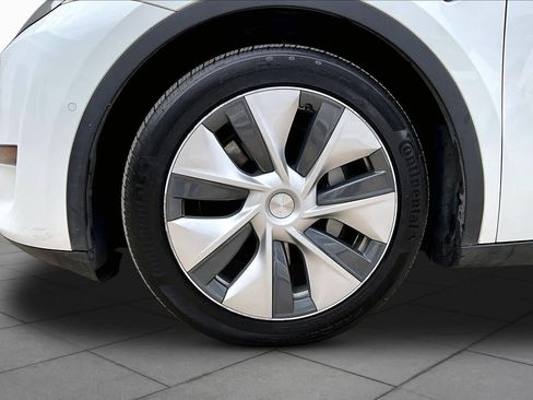 Used 2021 Tesla Model Y Long Range AWD/4WD image 10