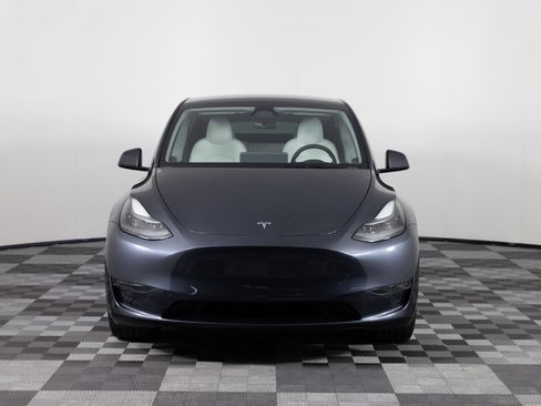 Used 2024 Tesla Model Y Long Range AWD/4WD image 11