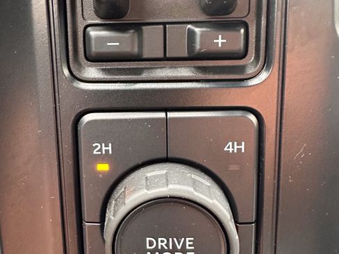Used 2024 Ford F250 Lariat w/ Lariat Ultimate Package AWD/4WD image 23