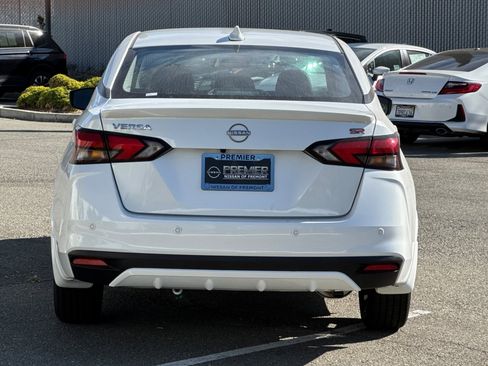 New 2025 Nissan Versa SR w/ Trunk Package image 5