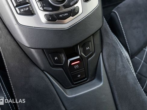 Used 2018 Lamborghini Aventador S image 32