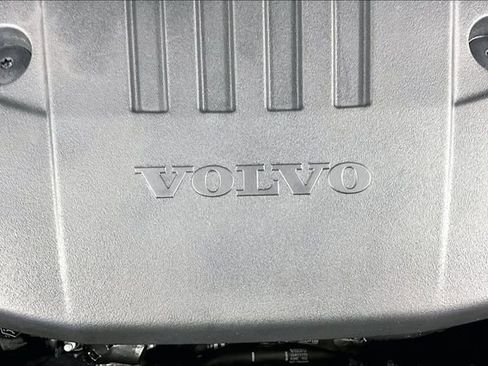 Used 2024 Volvo XC60 B5 Ultimate AWD/4WD image 31