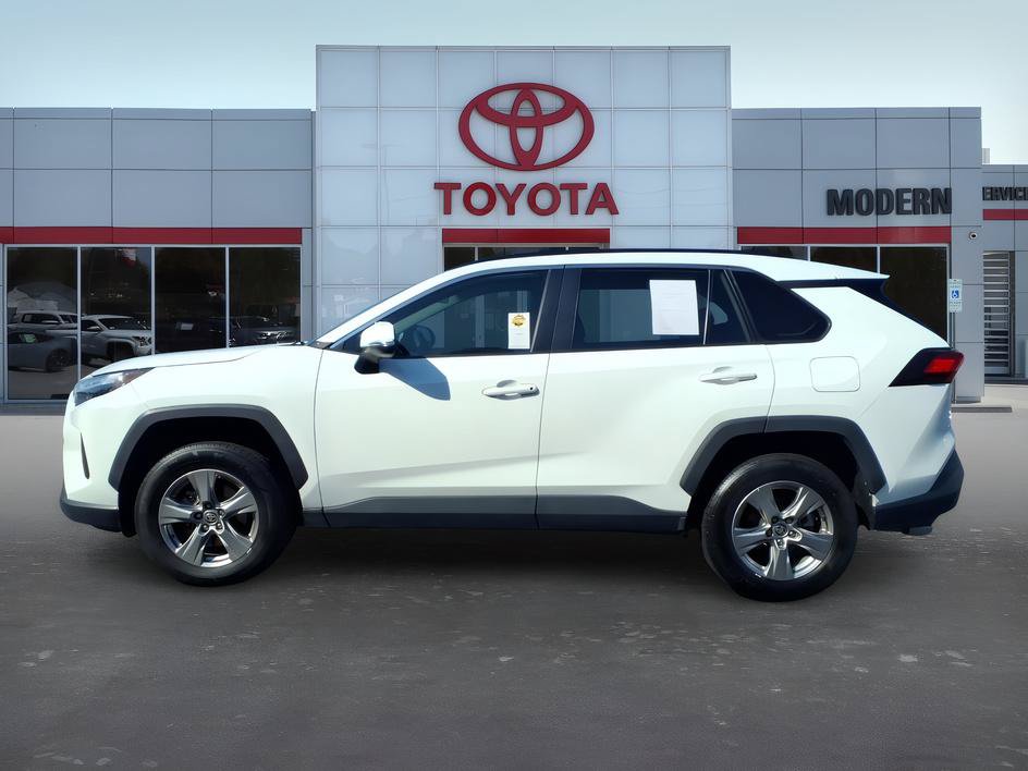 Used 2024 Toyota RAV4 XLE AWD/4WD image 2