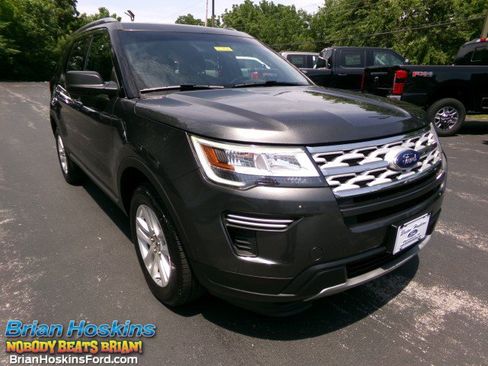 Used 2018 Ford Explorer XLT AWD/4WD image 1