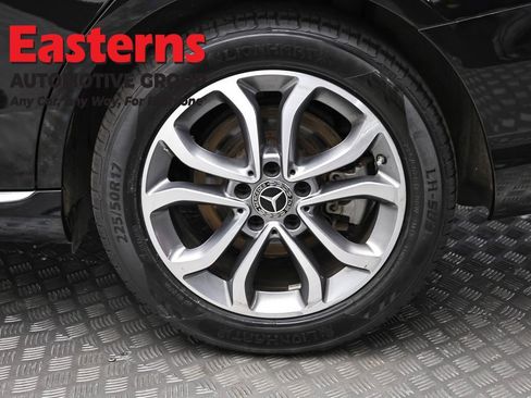Used 2018 Mercedes-Benz C 300 4MATIC Sedan image 8