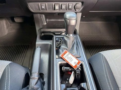 Certified 2023 Toyota Tacoma TRD Off-Road image 28