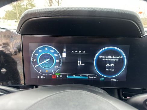 Used 2025 Hyundai Elantra SEL FWD image 31