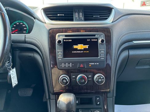 Used 2017 Chevrolet Traverse LT w/ Style and Technology Package AWD/4WD image 18