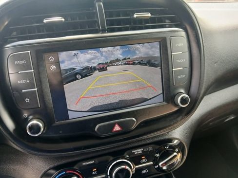 Used 2024 Kia Soul LX w/ Option Group 015 FWD image 14