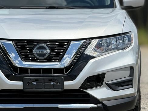 Used 2018 Nissan Rogue S AWD/4WD image 12
