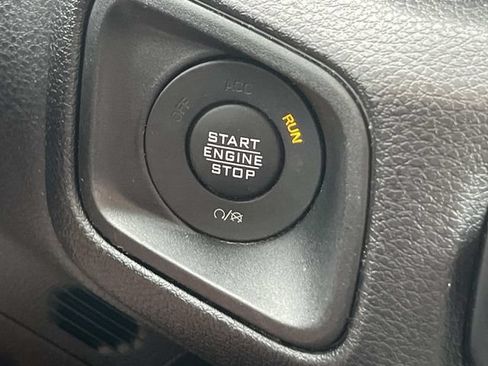 Used 2024 Jeep Gladiator Sport AWD/4WD image 37