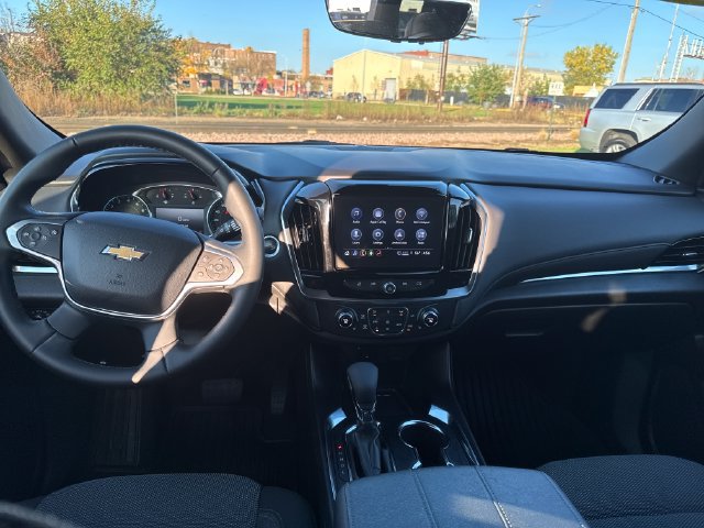 Used 2023 Chevrolet Traverse LT w/ Rear Camera Mirror Package AWD/4WD image 13
