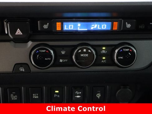 Used 2017 Toyota Tacoma TRD Off-Road image 19