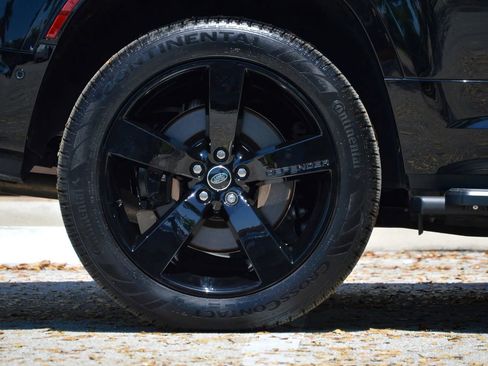 Used 2025 Land Rover Defender 130 V8 image 17