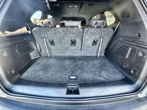 Used 2025 GMC Acadia Elevation image 17