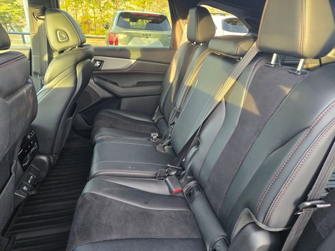 Used 2023 Acura MDX A-Spec image 31