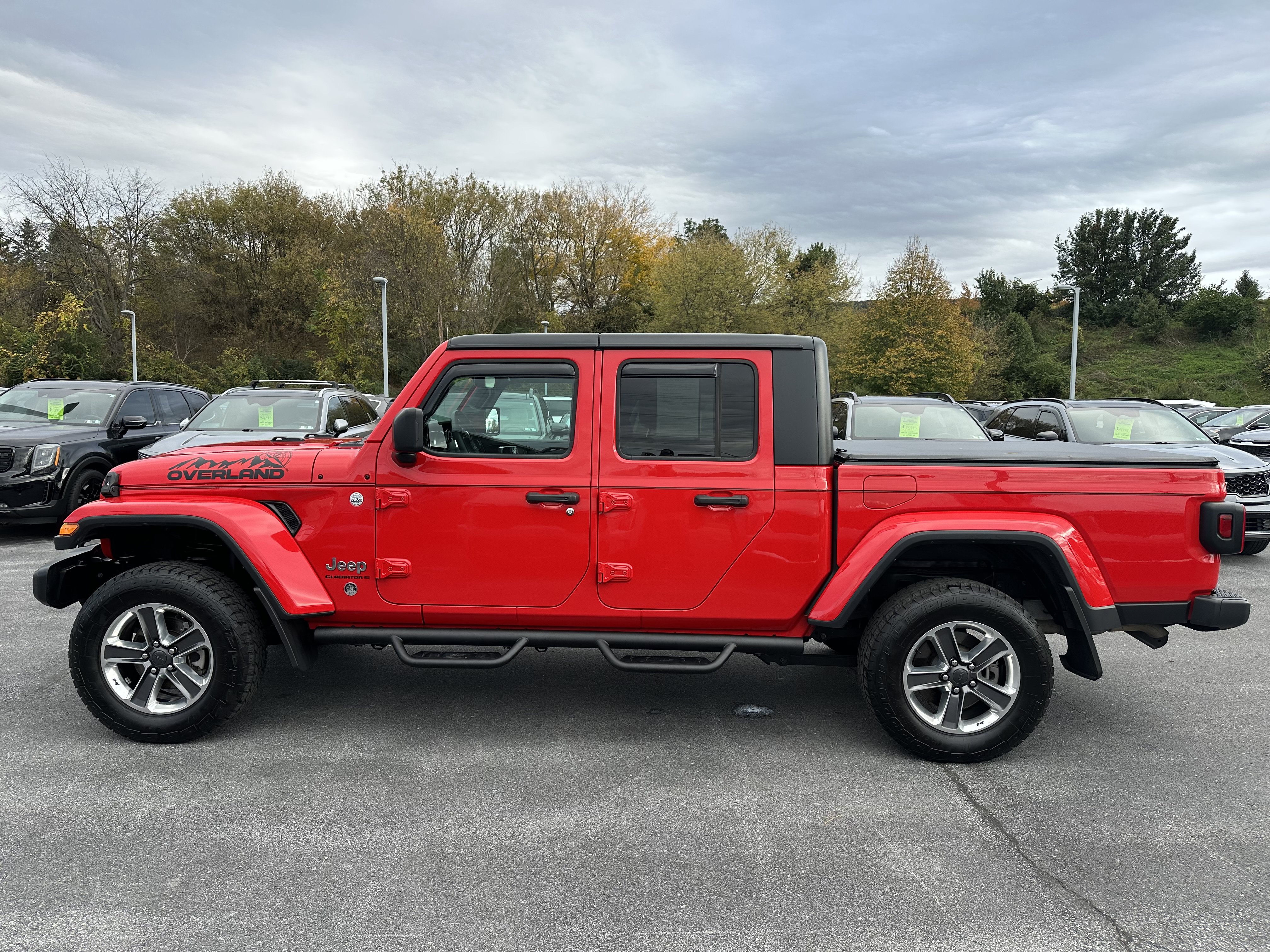 Used 2023 Jeep Gladiator Overland AWD/4WD image 8