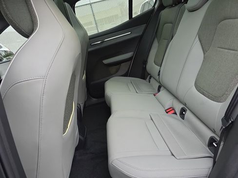 New 2025 Volvo EX30 Plus w/ Protection Package Premier image 22