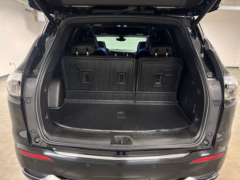 Certified 2022 Buick Enclave Avenir w/ Avenir Technology Package image 20