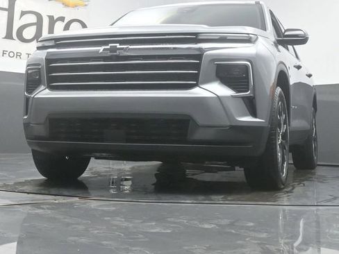 New 2026 Chevrolet Traverse LT w/ Sun and Wheel Package FWD image 35
