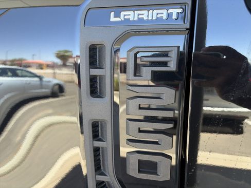 Used 2023 Ford F250 Lariat w/ Lariat Ultimate Package AWD/4WD image 7