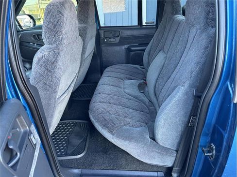 Used 2001 Chevrolet S10 Pickup LS w/ Cold-Climate Pkg image 12