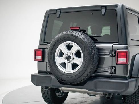 Used 2019 Jeep Wrangler Unlimited Sport S image 12