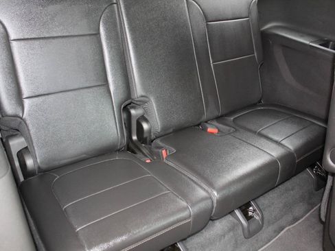 Used 2023 Chevrolet Traverse LT AWD/4WD image 19
