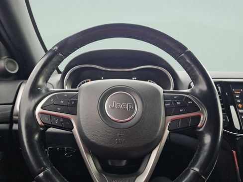 Used 2020 Jeep Grand Cherokee Altitude image 29