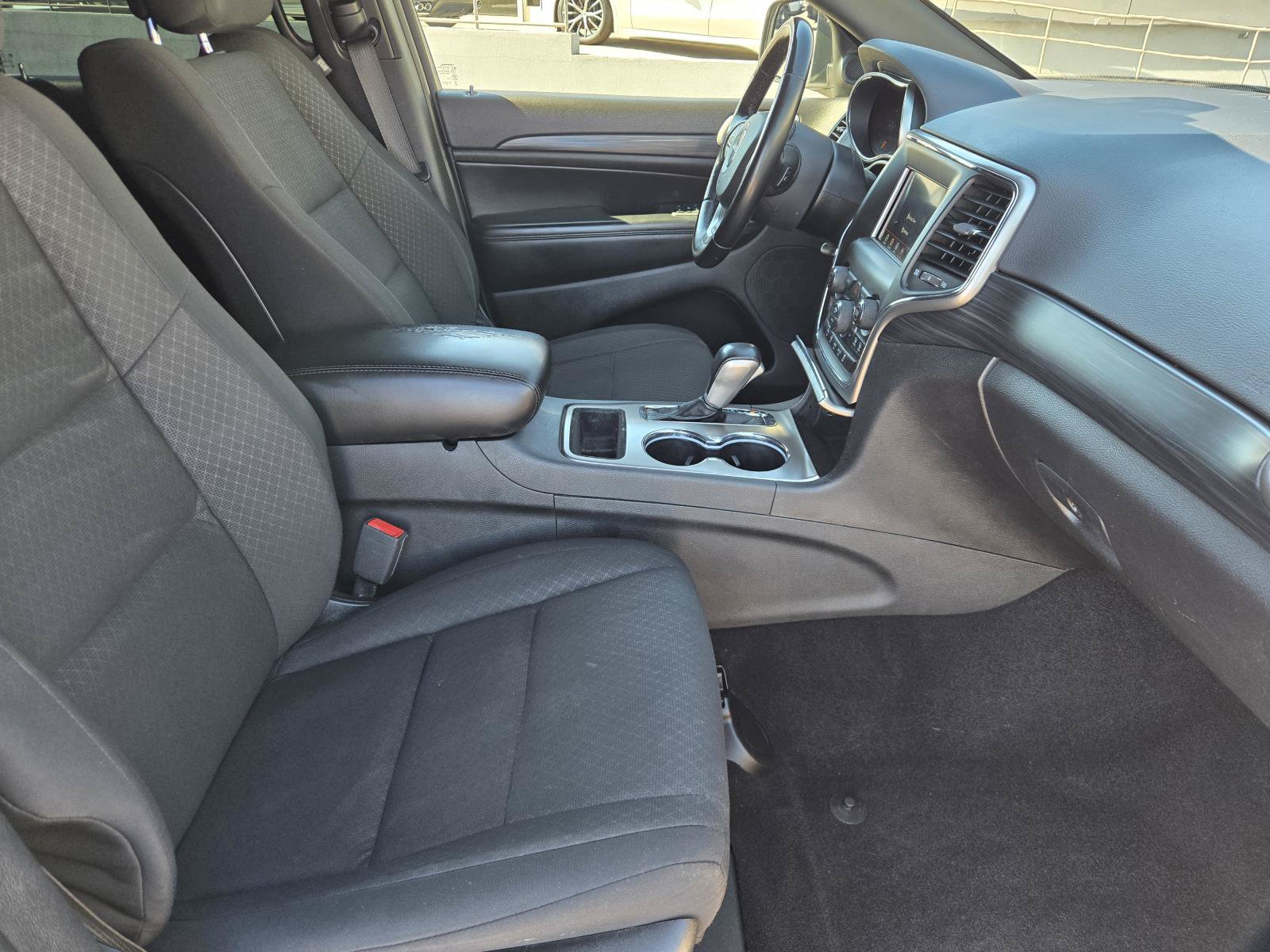 Used 2021 Jeep Grand Cherokee Laredo RWD image 33