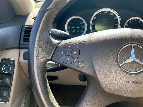 Used 2009 Mercedes-Benz C 300 4MATIC Sedan image 23