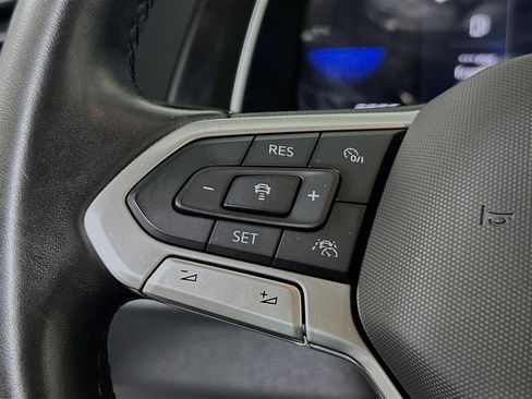 Used 2023 Volkswagen Jetta SE w/ Panoramic Sunroof Package image 16