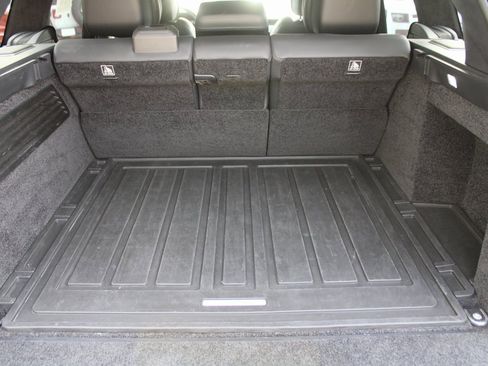 Used 2021 Land Rover Range Rover Autobiography image 11