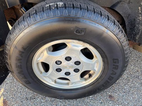 Used 2005 Chevrolet Avalanche LS w/ Onstar Plus Package image 18