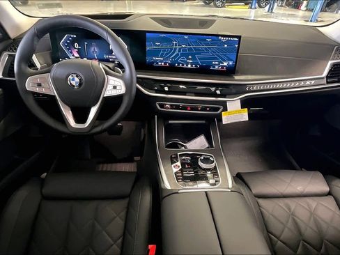 New 2026 BMW X7 xDrive40i w/ Premium Package image 5