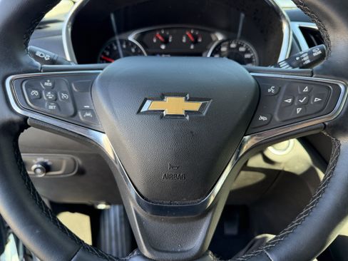 Used 2024 Chevrolet Equinox LT FWD image 17